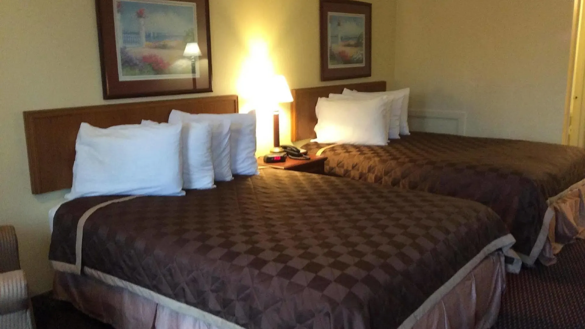 ** Motell Budget Inn Columbus East USA