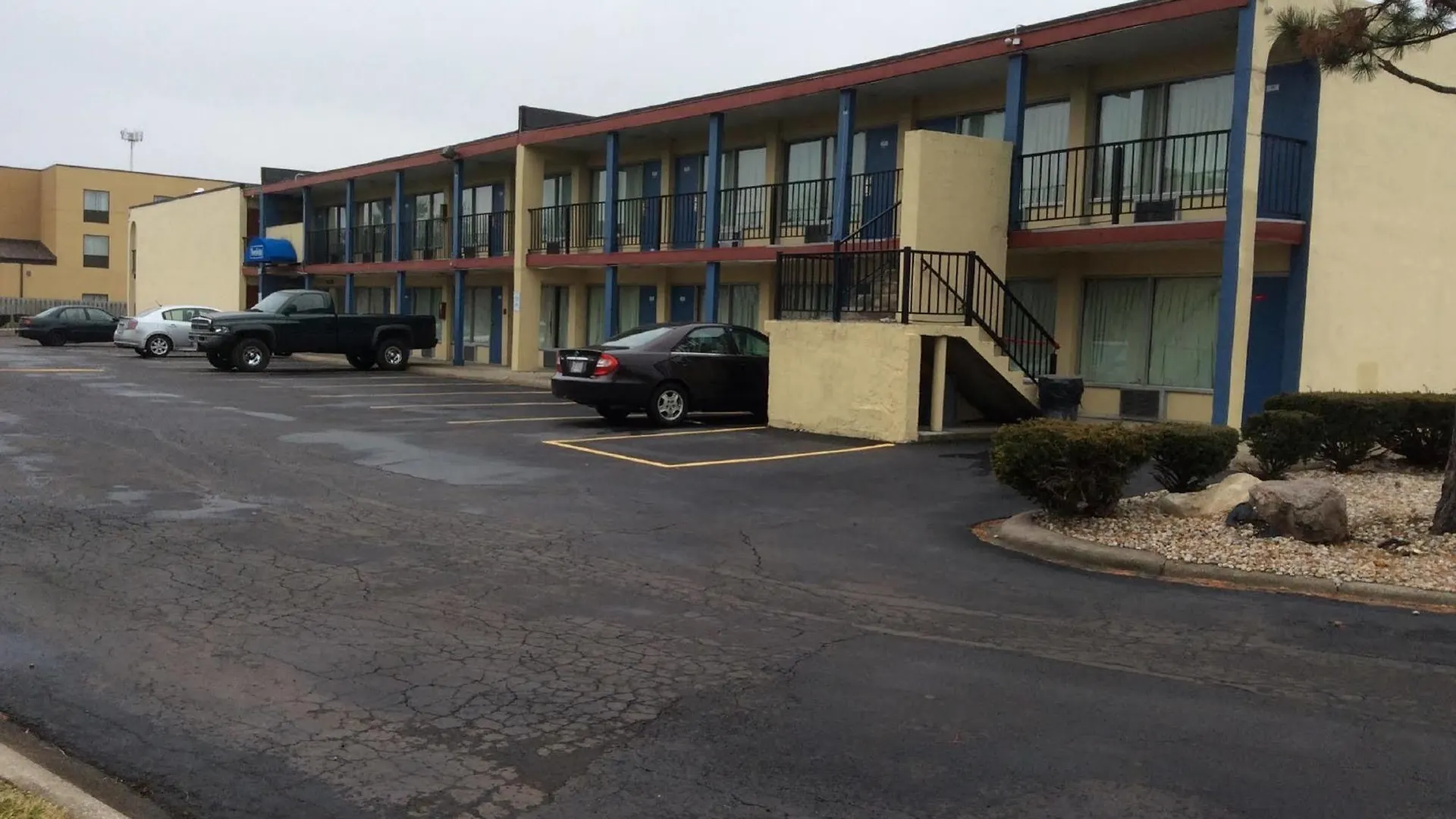 Budget Inn Columbus East Motel