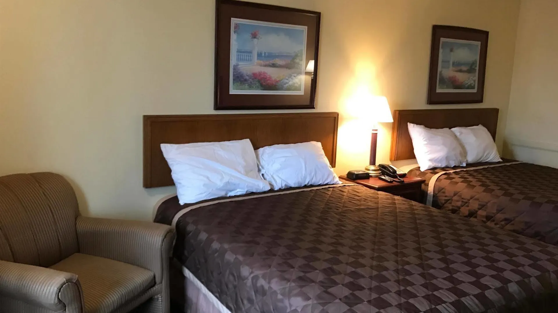 Budget Inn Columbus East Motel