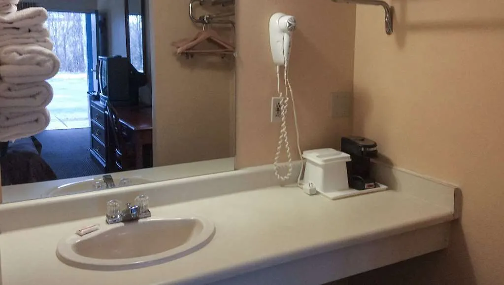 Budget Inn Columbus East 2*,